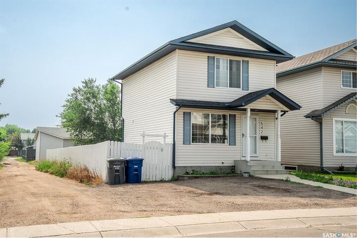 Property Photo:  542 Carter Way  SK S7L 7J1 