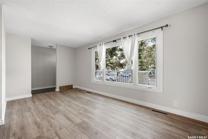 Property Photo:  455 Froom Crescent  SK S4N 1T5 