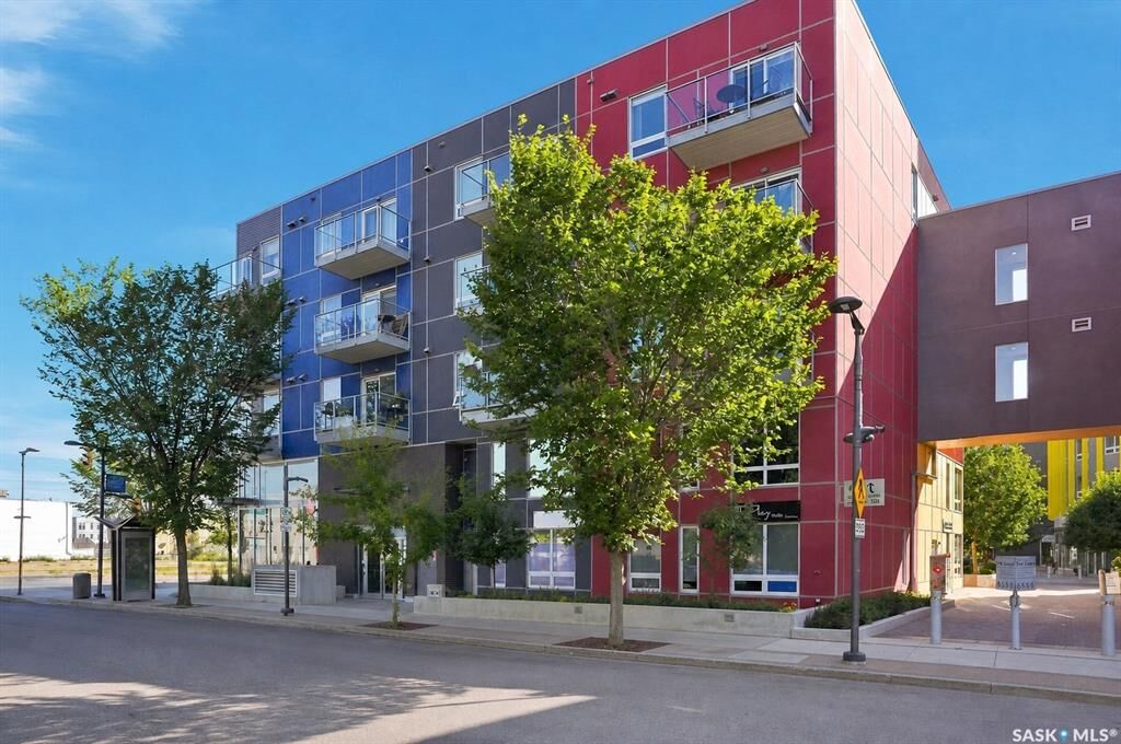 Property Photo: 404 C Avenue S 310 SK S7M 1N7