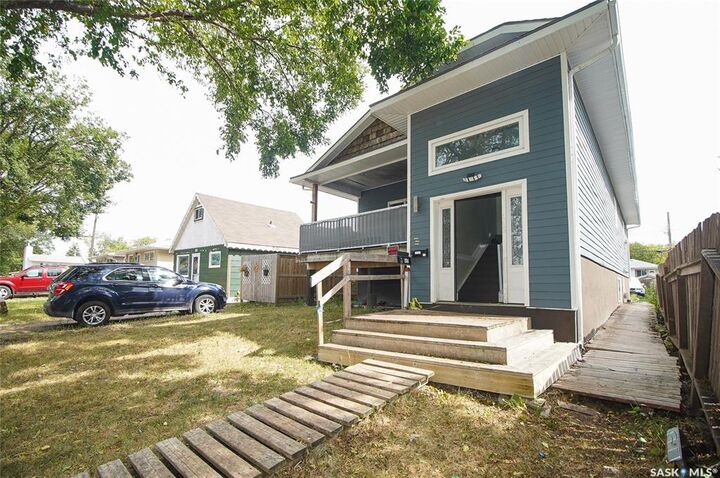 Property Photo:  417 Robinson Street A B  SK S4R 3R5 