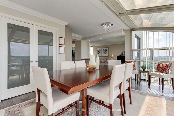 Property Photo: 40 Harding Boulevard 1114 ON L4C 9S5