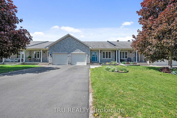 Property Photo: 76 Johanna Street ON K0A 1A0