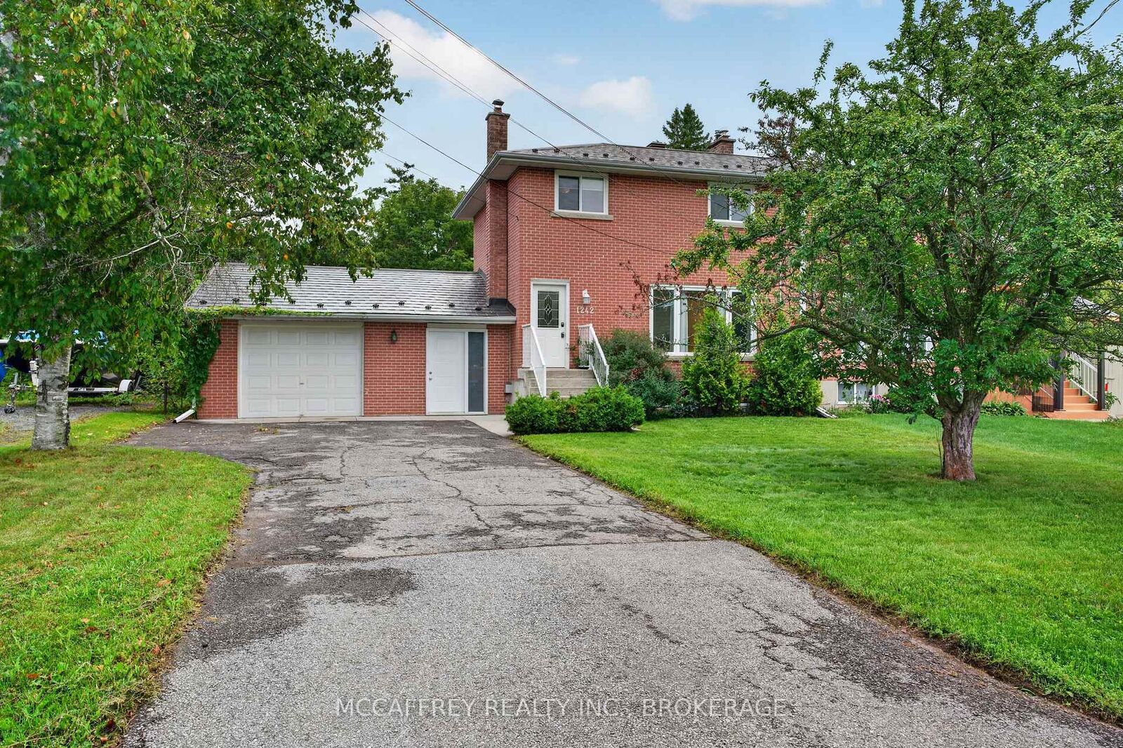 Property Photo: 1242 Leyton Avenue ON K7P 2V6