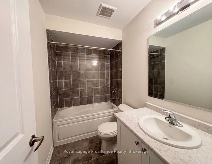 Property Photo: 6 Larissa Park Drive ON K0L 1L0