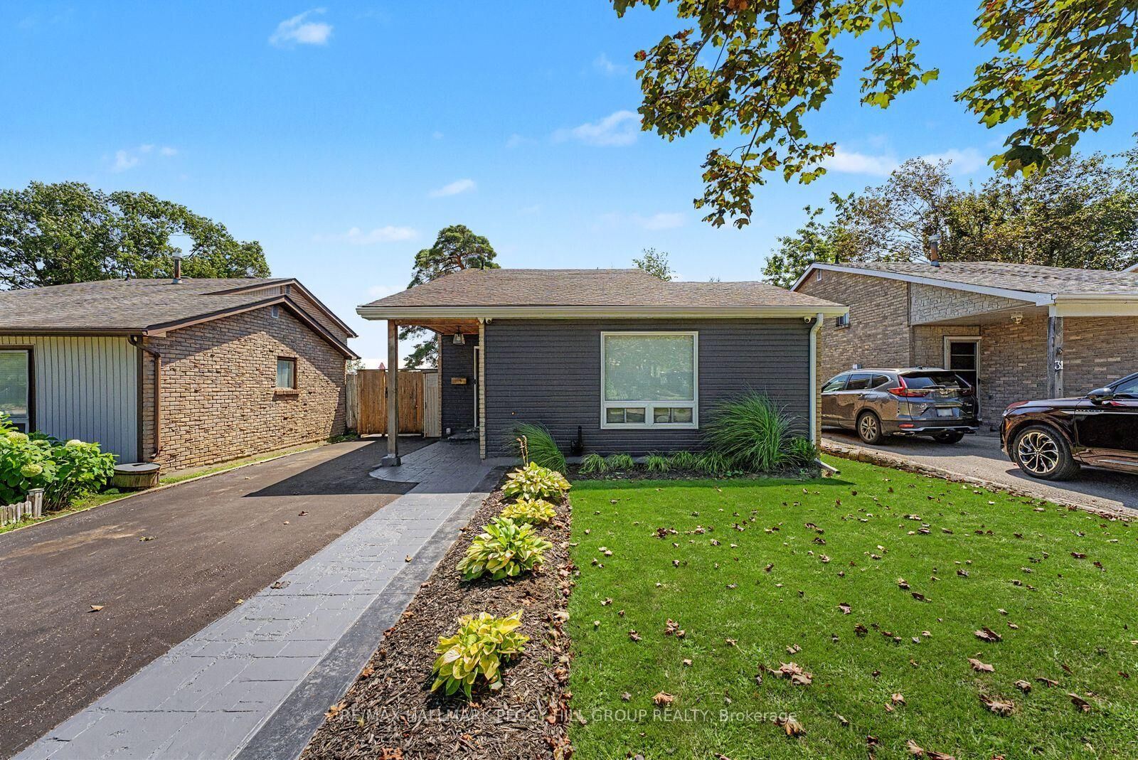 Property Photo: 29 Shelley Lane ON L4N 4W4