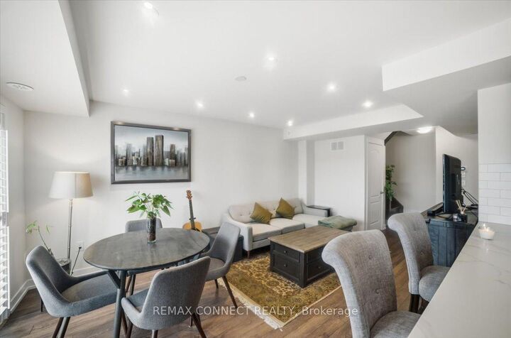 Property Photo: 10 Westmeath Lane 2231 ON L6B 1N5