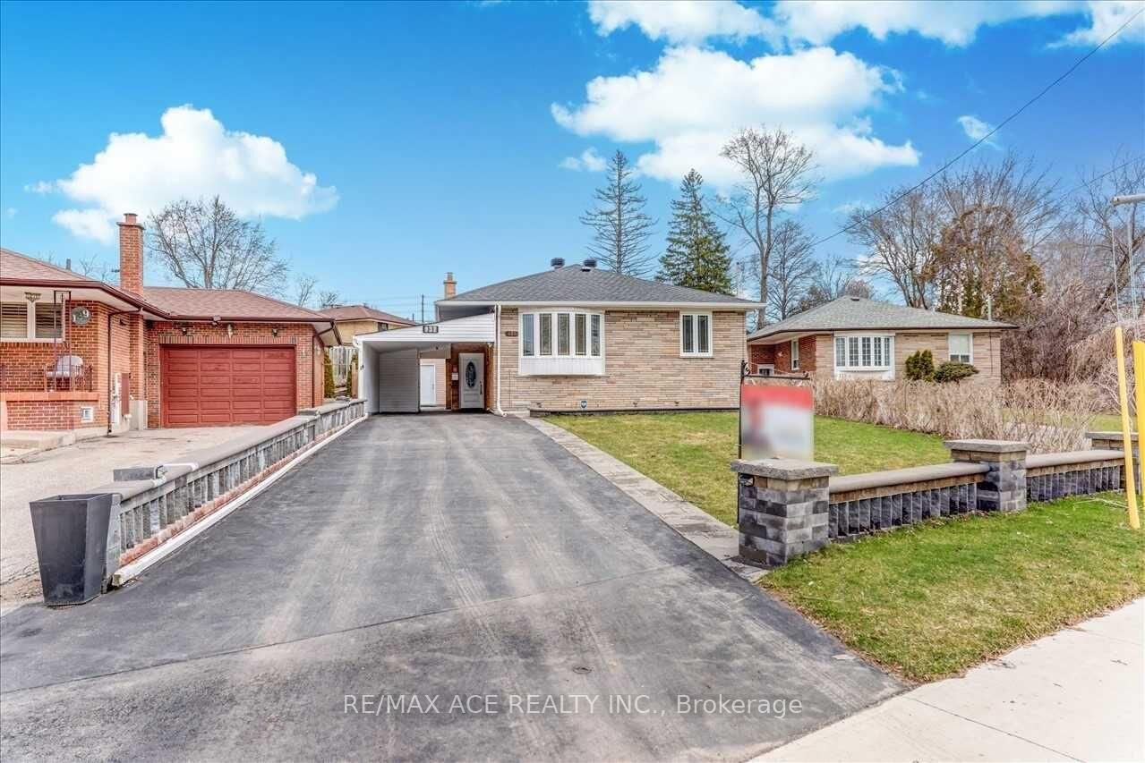 Property Photo:  137 Janray Drive Bsmt  ON M1G 1Y8 