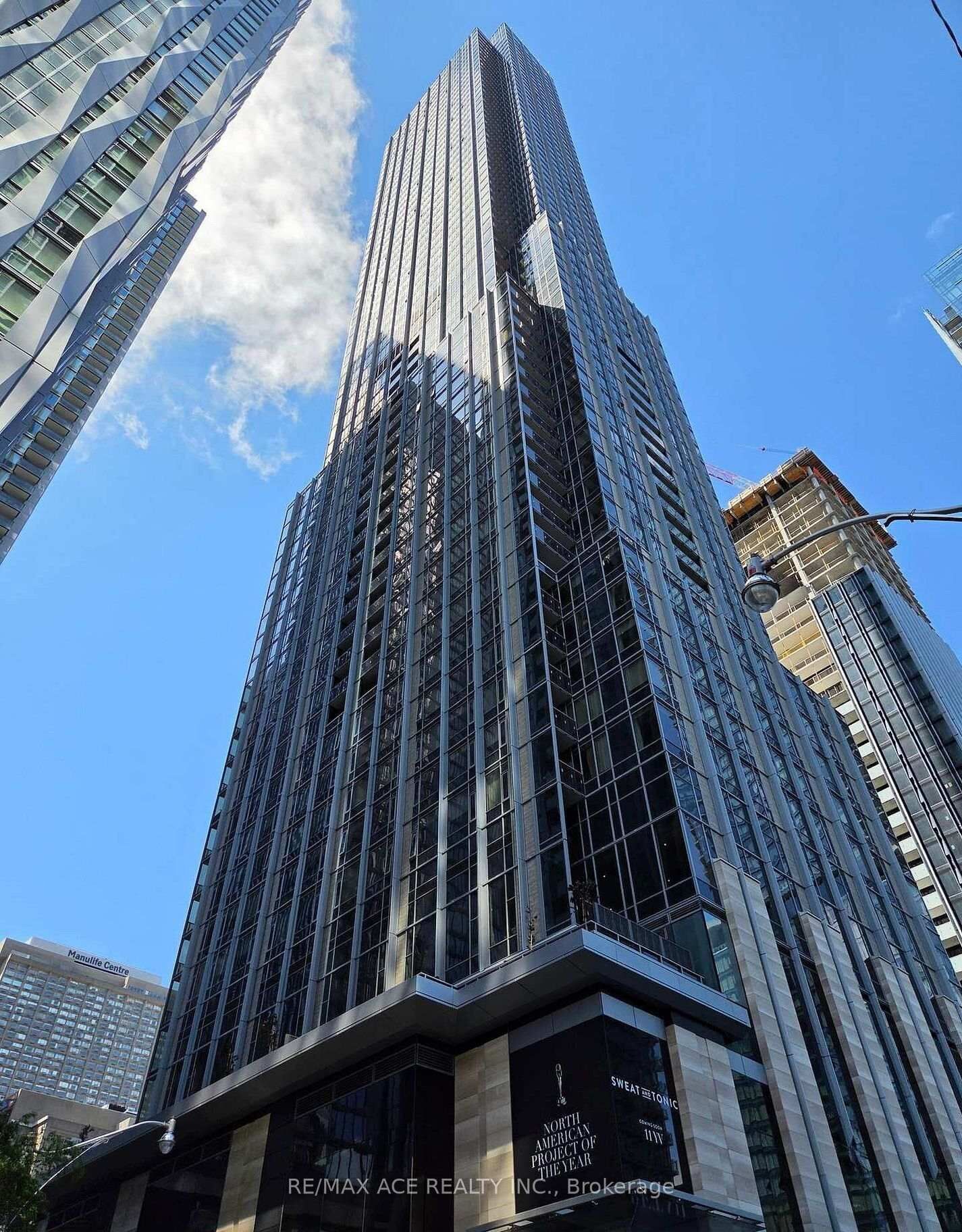Property Photo:  11 Yorkville Avenue 5003  ON M4W 1L2 