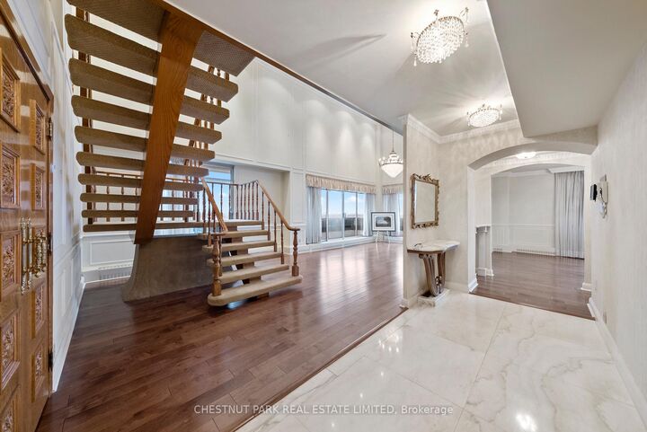 Property Photo: 2600 Bathurst Street Ph 1 ON M6B 2Z4