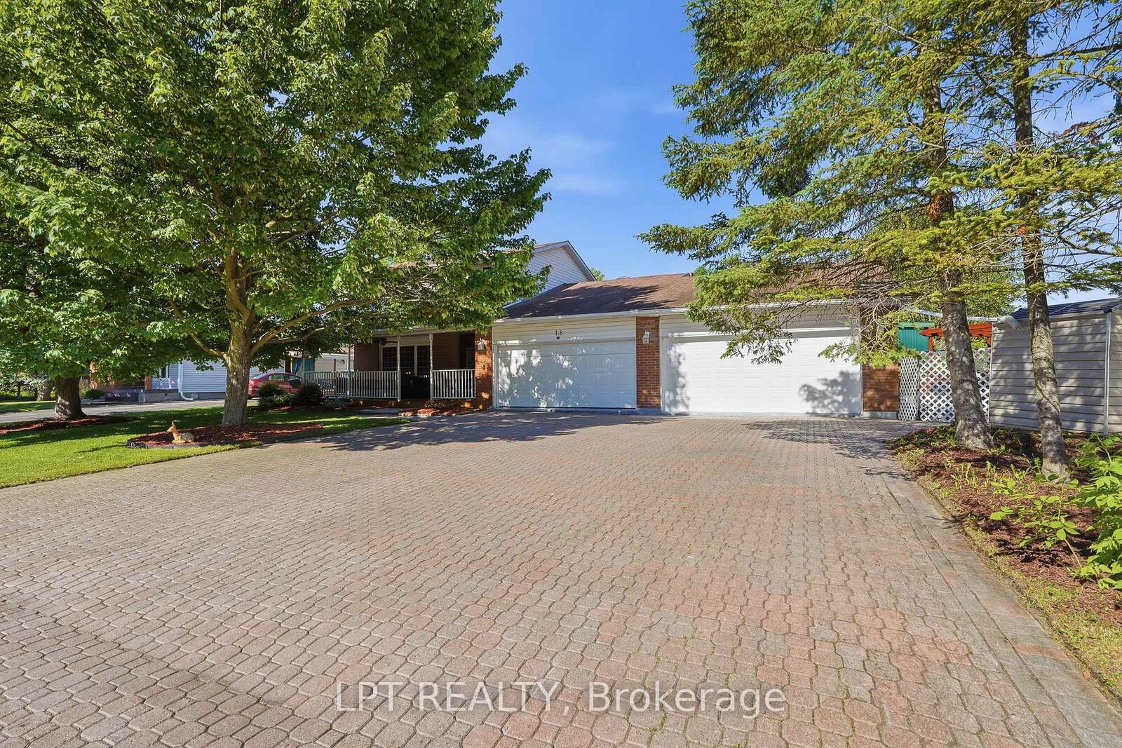 Property Photo: 18 Louise Crescent ON K0A 1W0