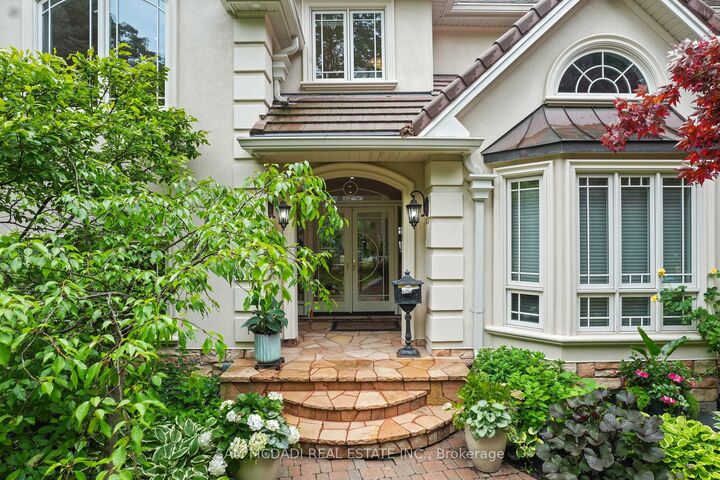 Property Photo: 1382 Aldo Drive ON L5H 3E9