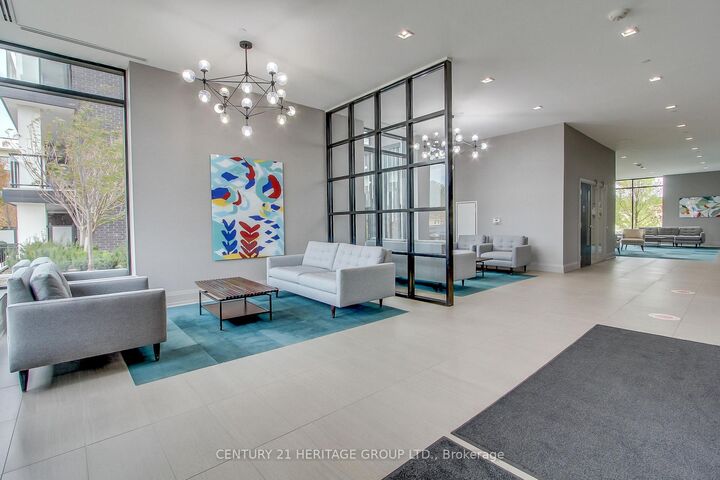 Property Photo:  555 William Graham Drive 250  ON L4G 7C4 