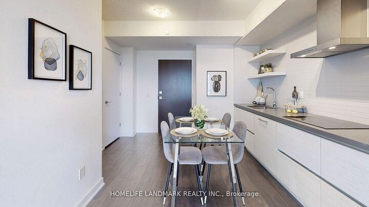 Property Photo: 2221 Yonge Street 3304 ON M4S 2B4