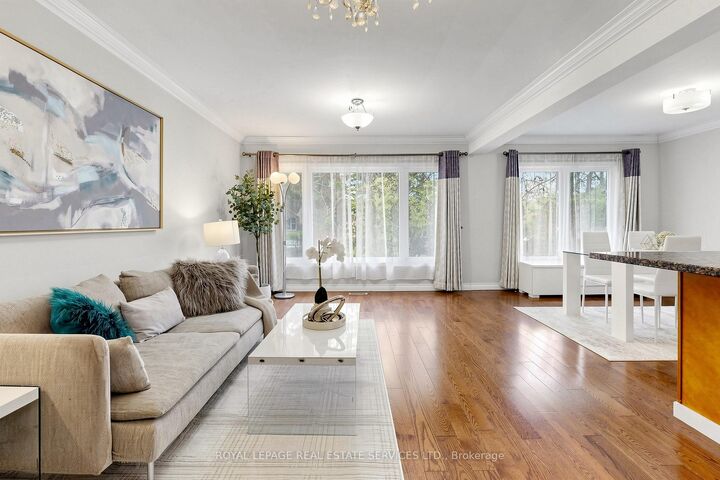 Property Photo: 3009 O'Hagan Drive ON L5C 2C4