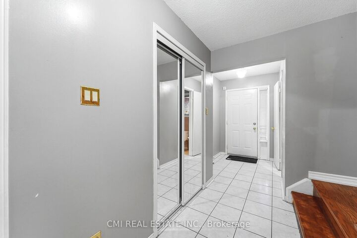 Property Photo: 128 Toba Crescent ON L6Z 4R9