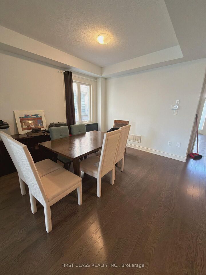 Property Photo: 325 Boundary Boulevard ON L4A 5E2