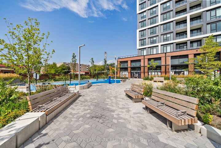 Property Photo:  858 Dupont Street 714  ON M6G 0C1 