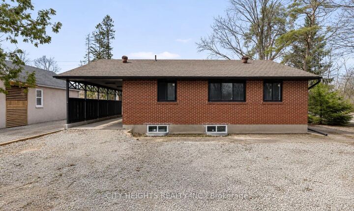 Property Photo:  99 Wellington Street E  ON L4M 2C6 