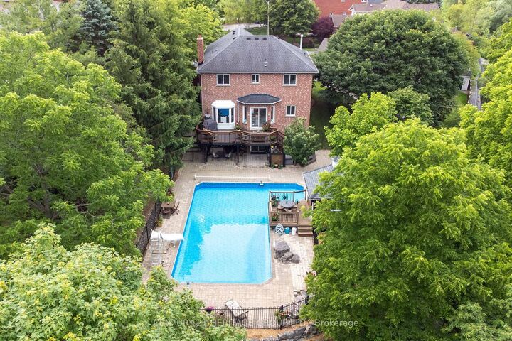 28 Taywood Court — photo 1