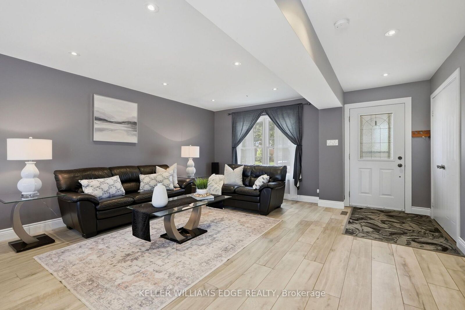 Property Photo: 2055 Hunters Wood Drive ON L7M 2T9