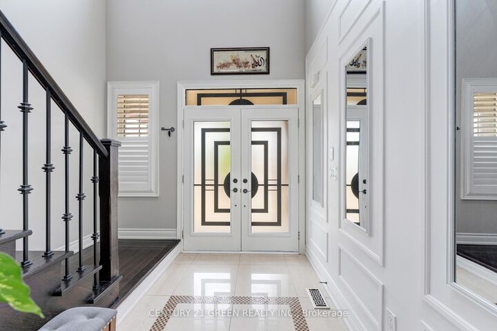 Property Photo: 3 Lisson Crescent ON L6X 5H8