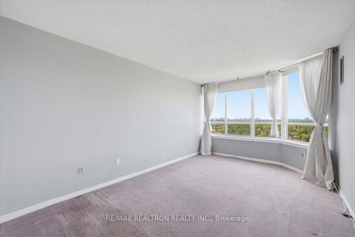 5 Greystone Walk Drive 1604 — photo 1