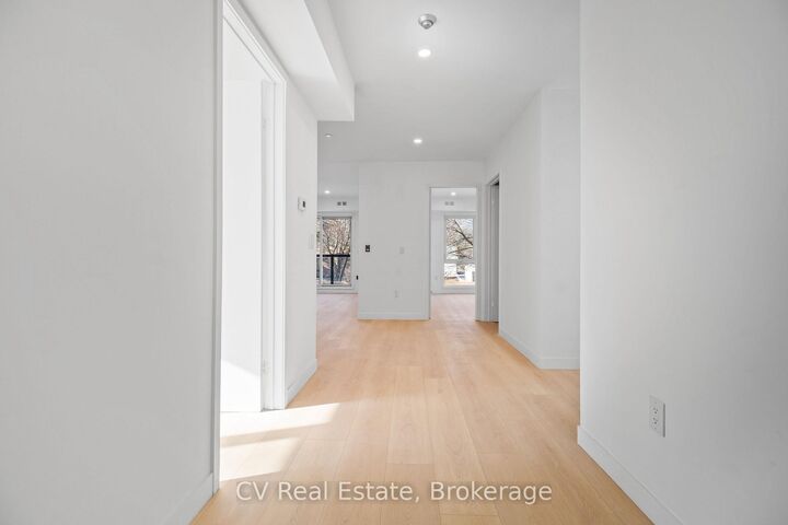 Property Photo:  61 Orchard Park Drive 402  ON M1E 0C8 