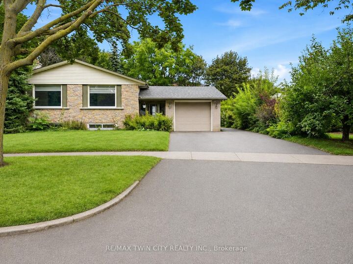 58 Tupper Crescent — photo 1