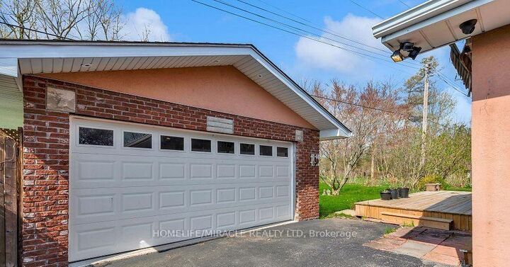 Property Photo: 3035 Niagara Parkway ON L2A 5M4