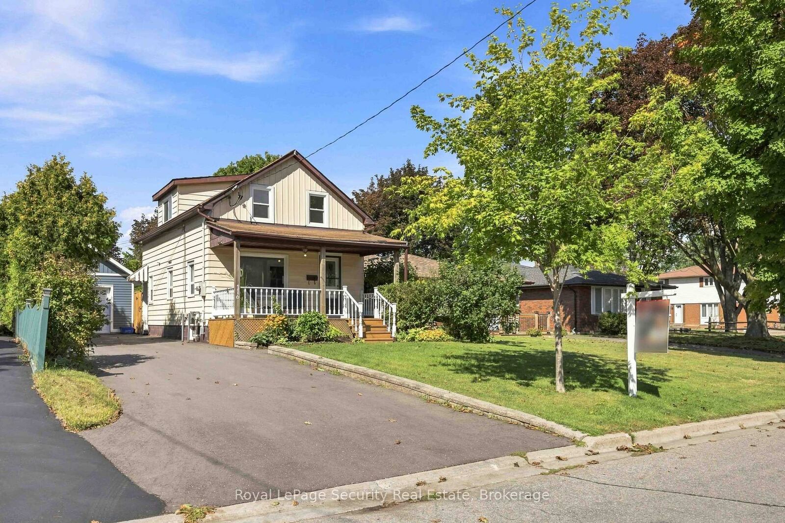 Property Photo: 116 Guelph Street ON L1H 6H9