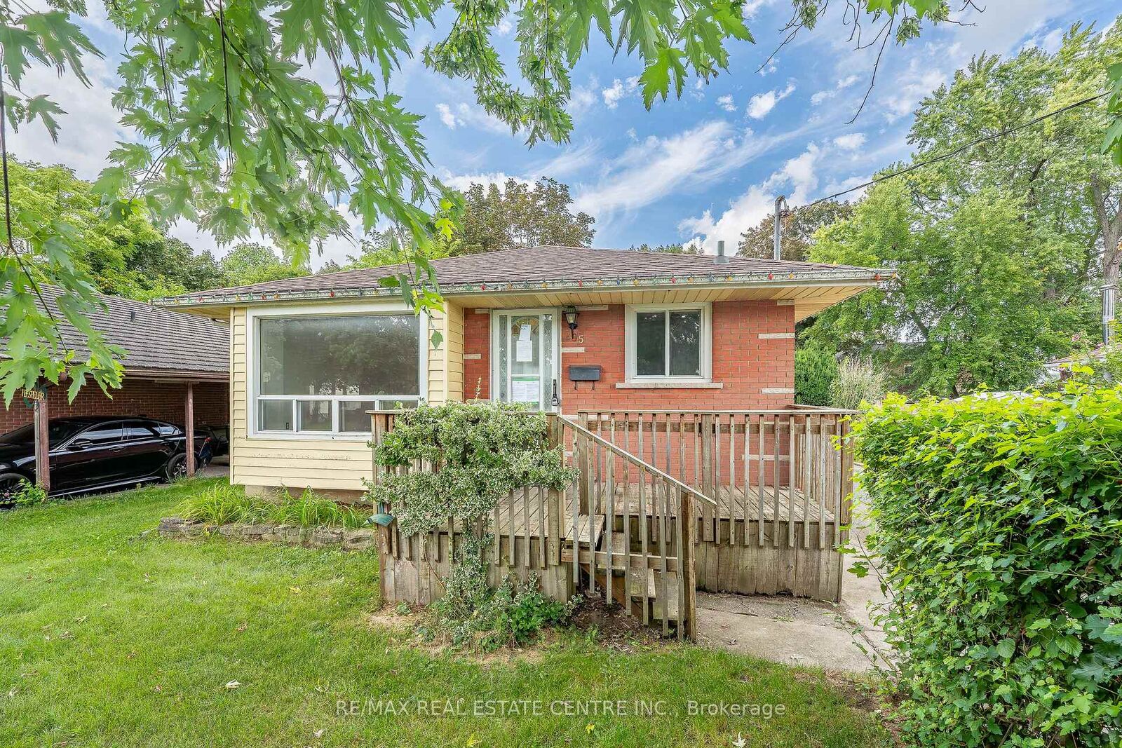 Property Photo: 295 Millvue Street ON N3C 1T6