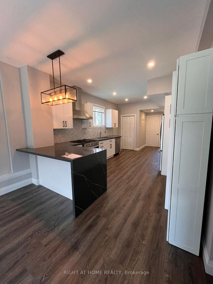 Property Photo: 116 Maplewood Drive ON L0M 1B4