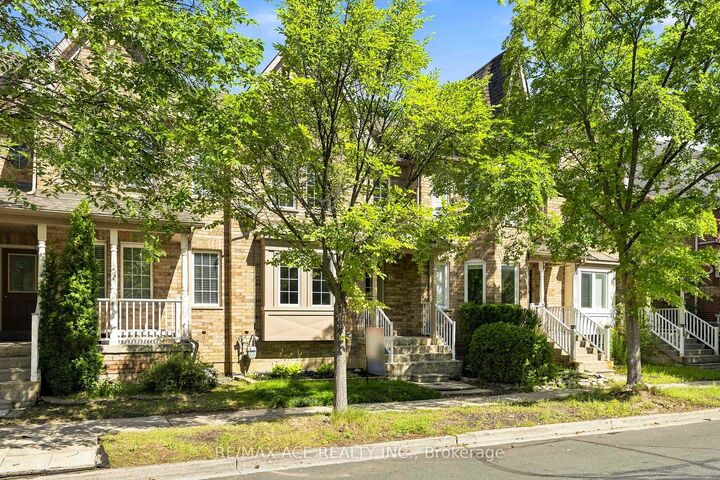 Property Photo: 16 White's Hill Avenue ON L6B 1C1