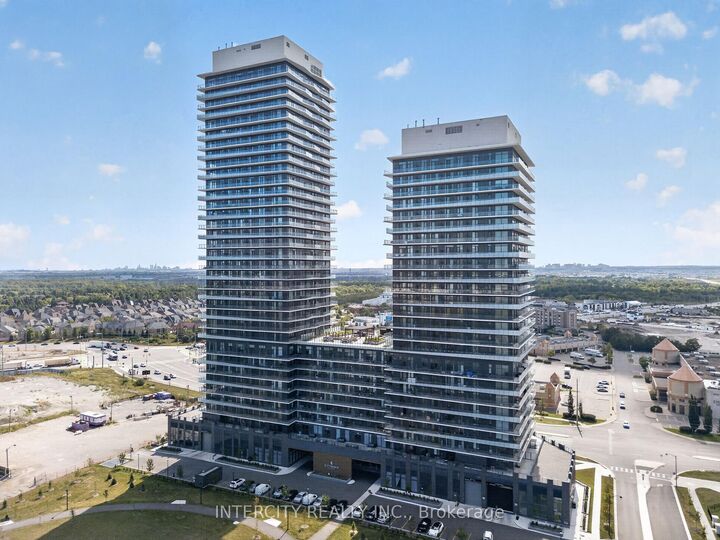 Property Photo:  15 Skyridge Drive 421  ON L6P 4S3 