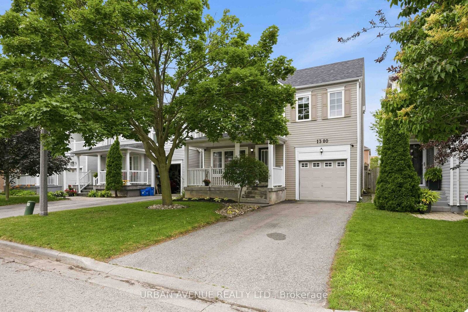 Property Photo: 1380 Linstead Street ON L1K 2V4