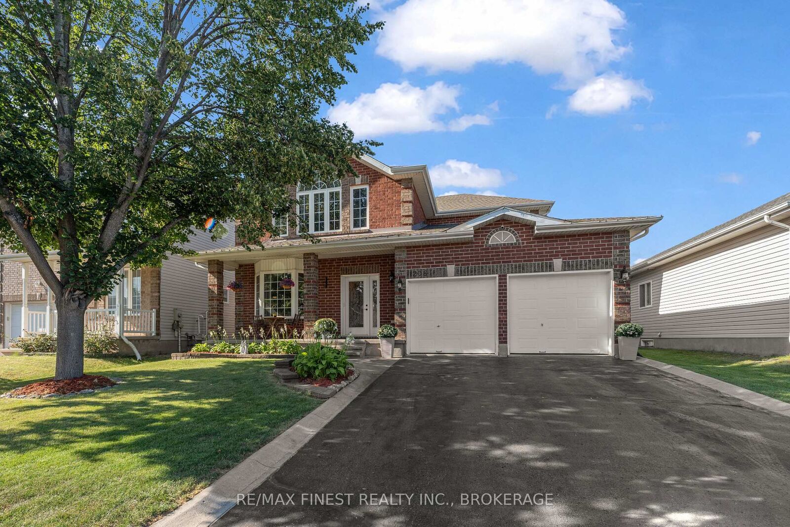 Property Photo:  1208 Greenwood Park Drive  ON K7K 7K3 
