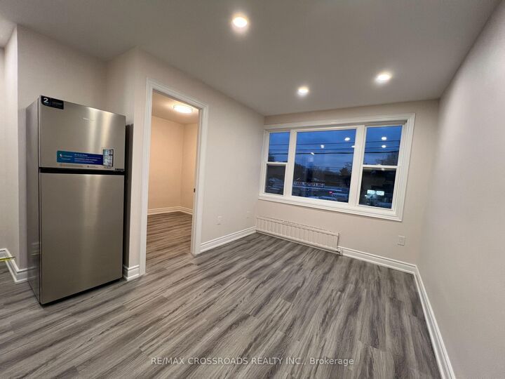 Property Photo:  1324B Gerrard Street E Apt 1  ON M4L 1Z1 