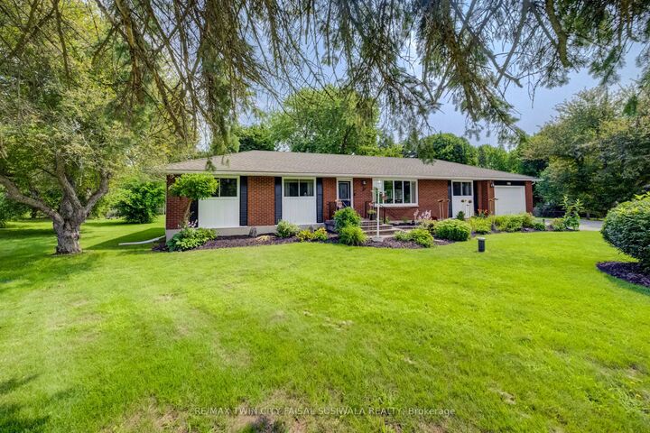 Property Photo: 44 Oakwood Drive ON N1R 5S3