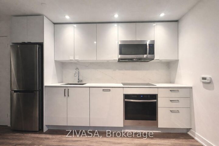 Property Photo: 1926 Lakeshore Boulevard W 3911 ON M6S 1A1