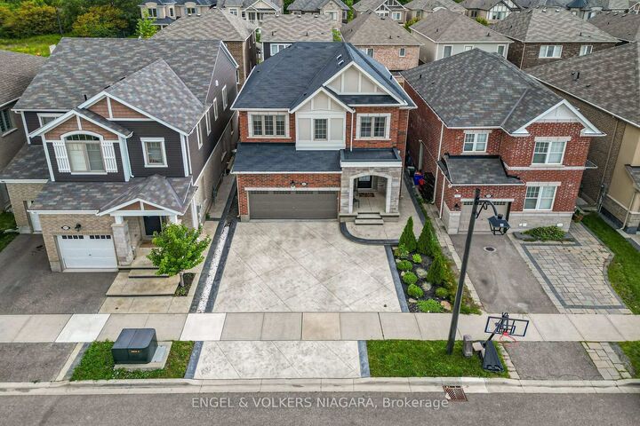 Property Photo: 1221 Rose Way S ON L9E 1L9