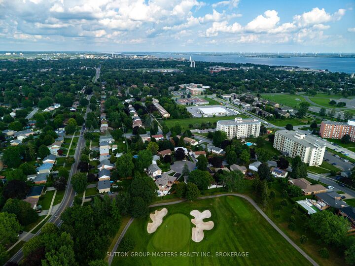 Property Photo: 24 Richfield Place ON K7M 6Y2