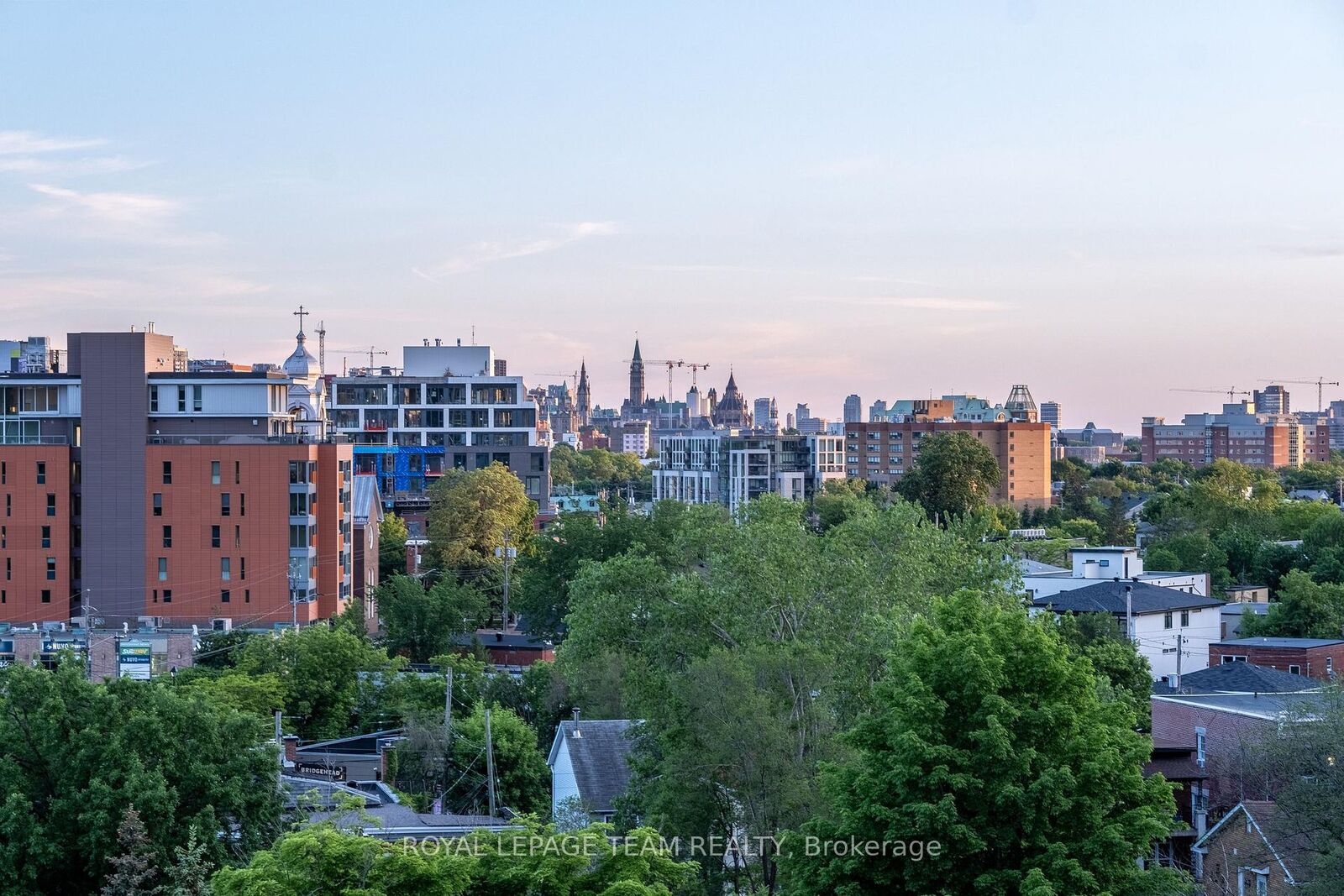 Property Photo: 7 Marquette Avenue 506 ON K1L 8A7