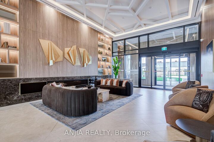 Property Photo:  5 Meadowdale Road 1204  ON L4K 0C7 