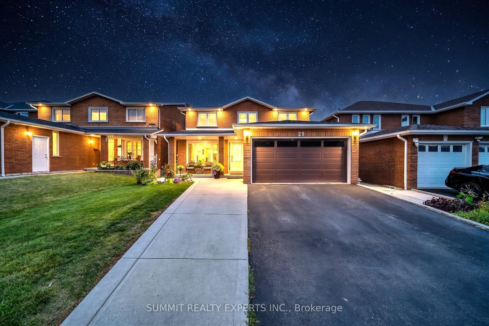 Property Photo: 29 Coronation Circle ON L6Z 4A9