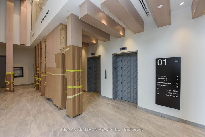 Property Photo: 86 Dundas Street E 410 ON L5A 0B1