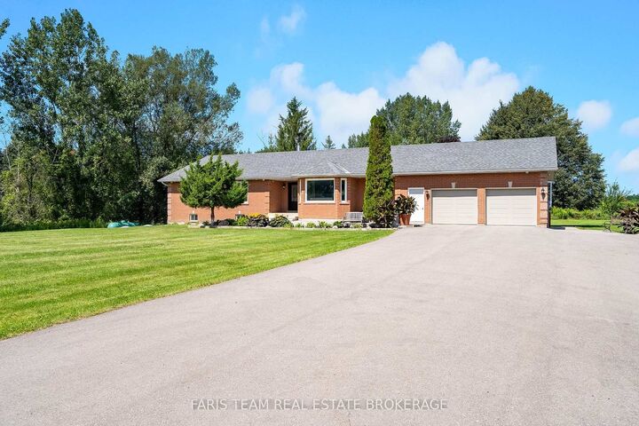 5584 6th Line — photo 1