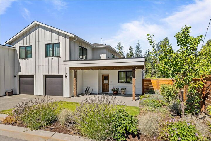 Property Photo: 1090 Evergreen Rd #7 BC V9W 3R9