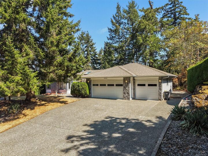 Property Photo: 1084 Valewood Trail BC V8X 5E3