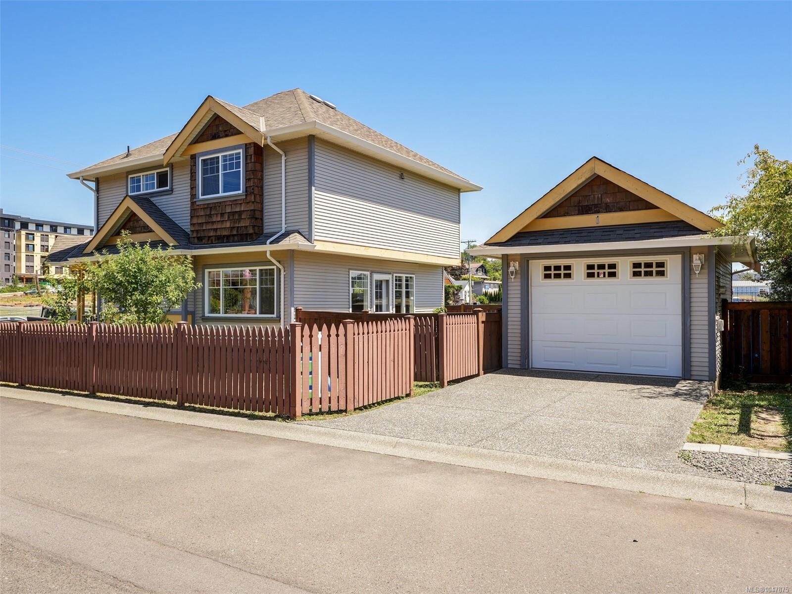 Property Photo: 921 Colville Rd #1 BC V9E 6H9