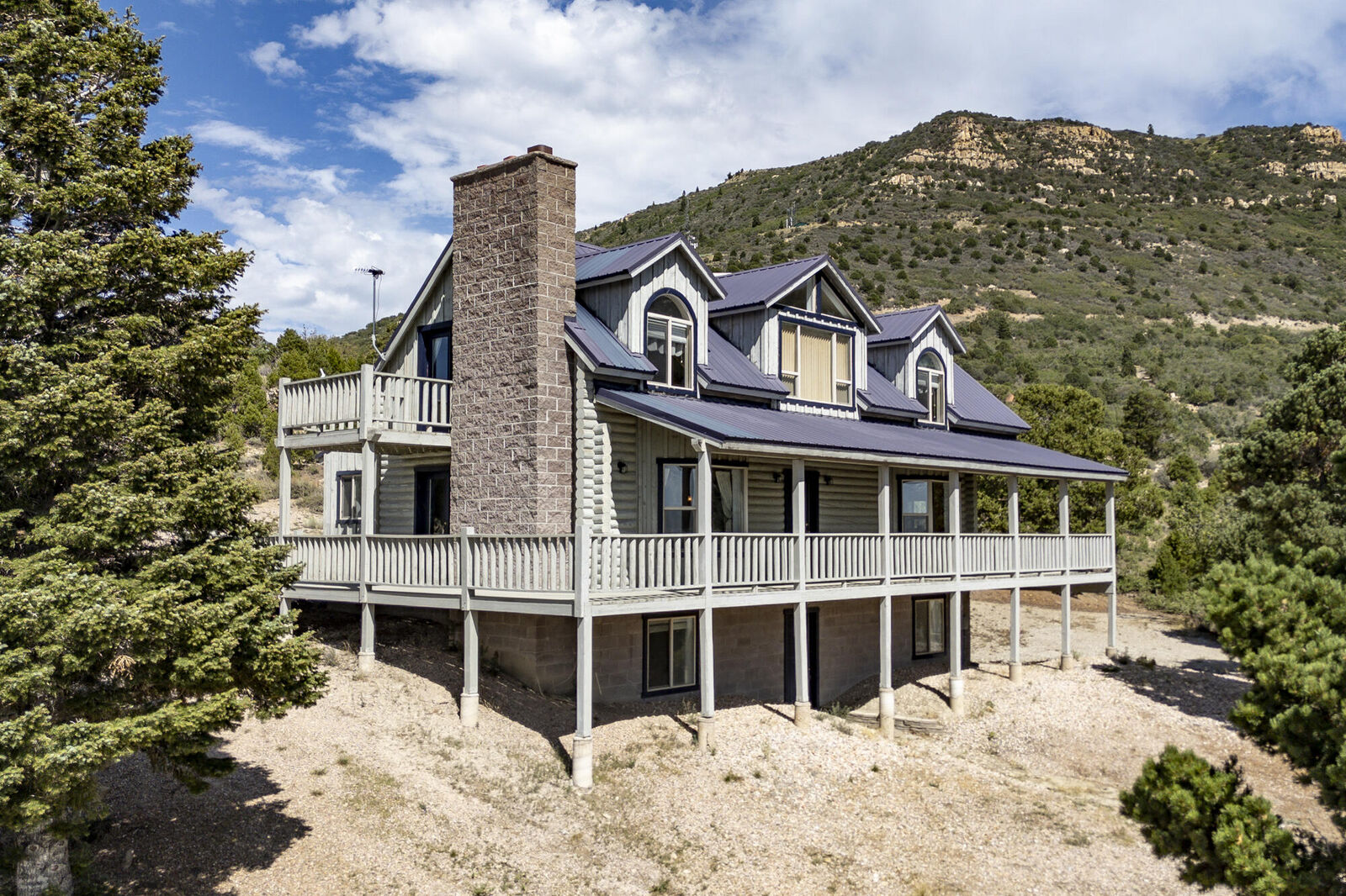Property Photo: 1159 E Cedar Highlands Dr UT 84720